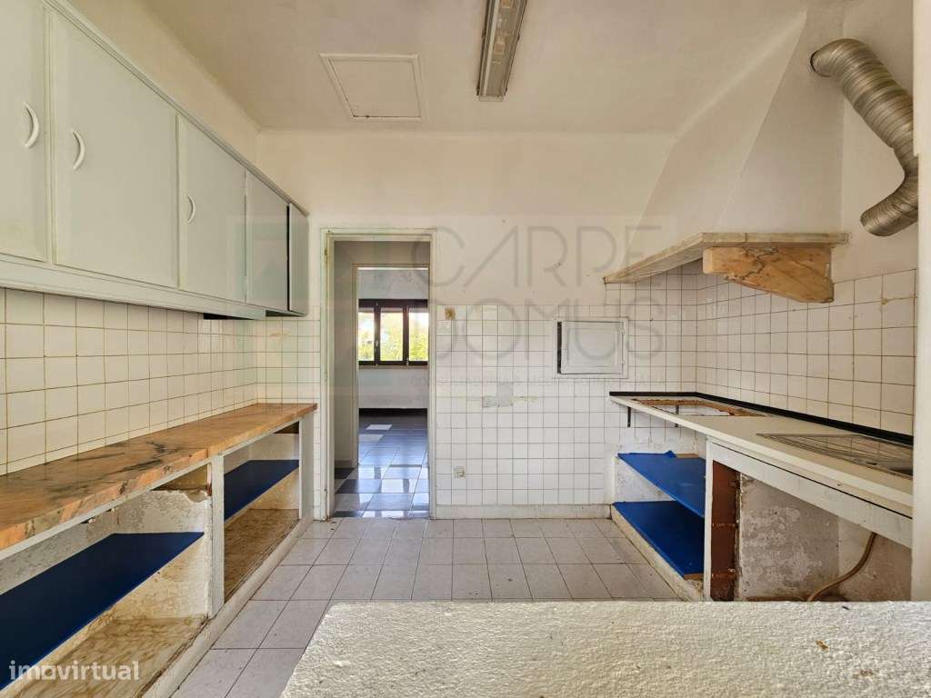 Prédio com Comércio e 2 apartamentos, em Mem Martins, Sintra-36