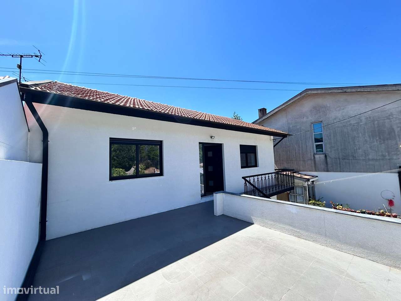 Moradia Bifamiliar  renovada T2+T1, Baguim do Monte-12