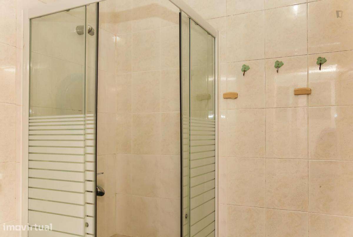 Quarto - localizado em Baixa Coimbra - Grande imagem: 5/21