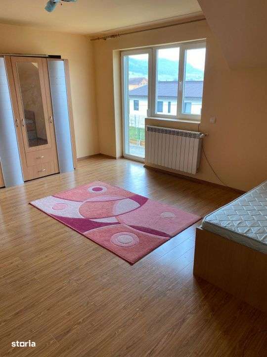 Vila 230 mp , teren 2300 mp , zona Nord-5