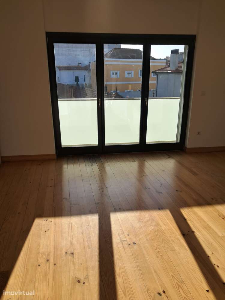 Apartamento T0 com varanda e ar condicionado em Arca d`Agua - Grande imagem: 3/14