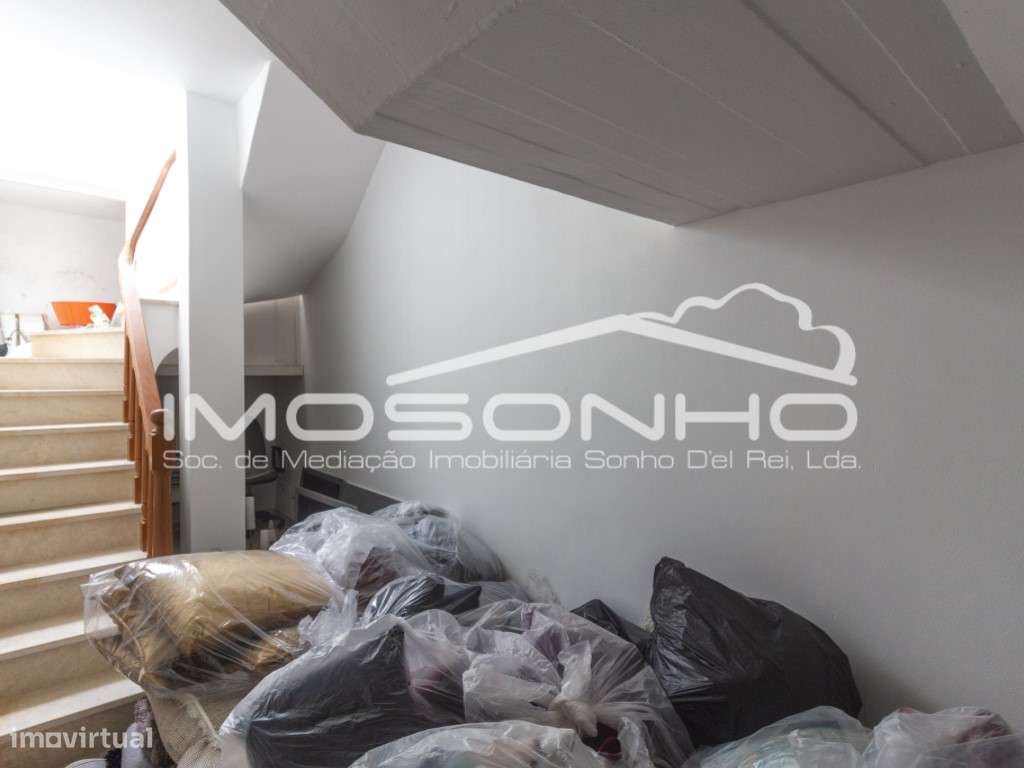 Loja na avenida principal da Praia da Vieira e a pouco metros do areal-12