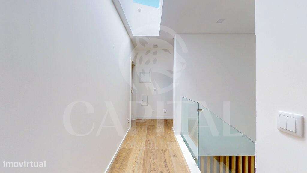 Magnífica Moradia T4 com Piscina e Terraço, em condomínio fechado-16