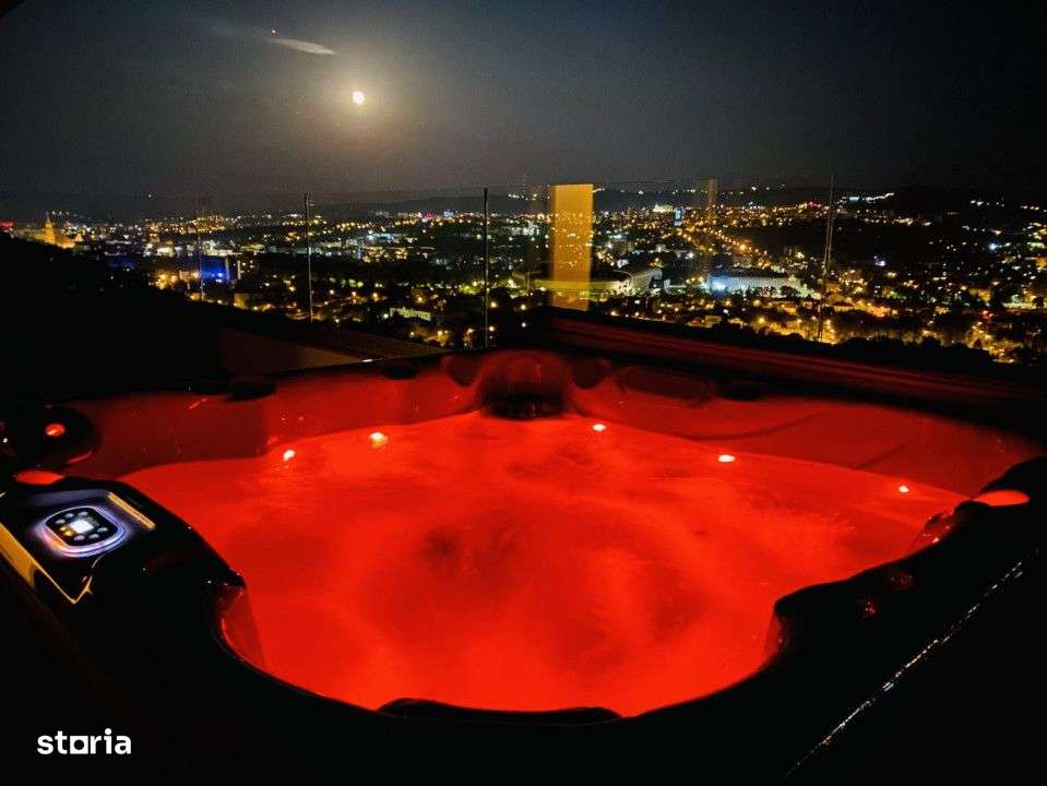 Penthouse de inchiriat cu jacuzzi, 90 mp si 80 mp terasa, zona Gruia - Imagine principală: 2/19
