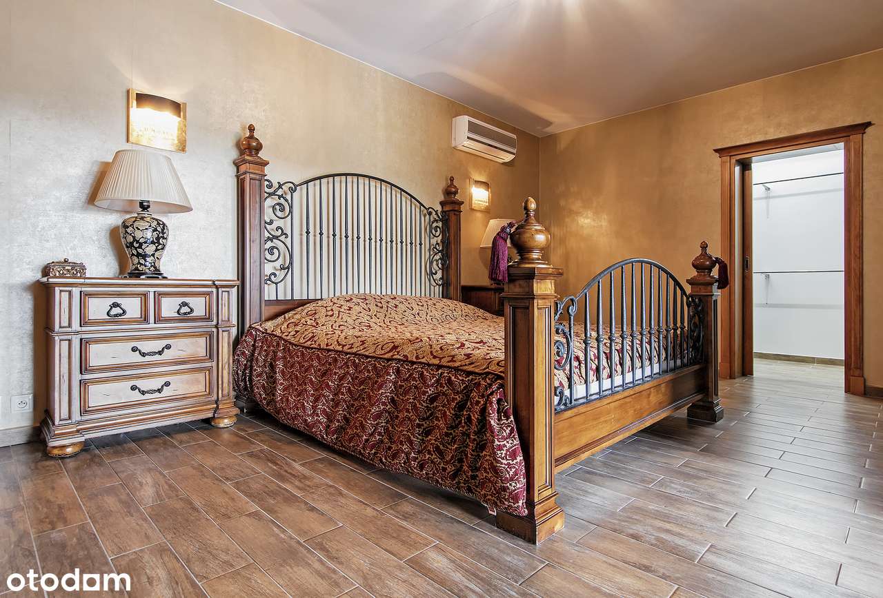 Wyjatkowy dom jednorodzinny na dużej działce-11