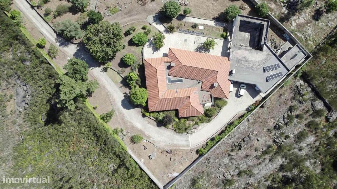 Moradia Térrea de 596m2 em Terreno de 10.000m2 | Paços de...-51