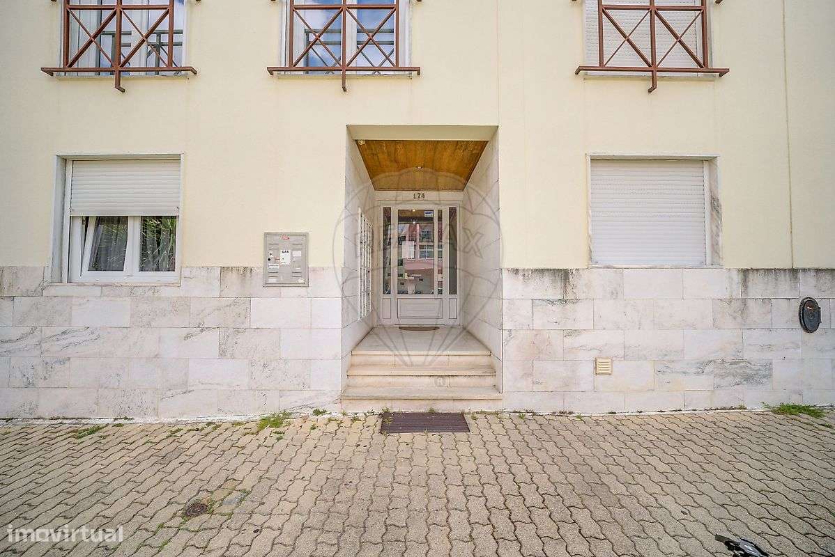 Apartamento T3 em Quinta do Conde-24
