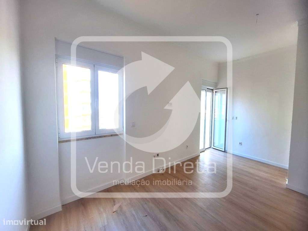 Apartamento T3 totalmente remodelado - Vista Rio!-6