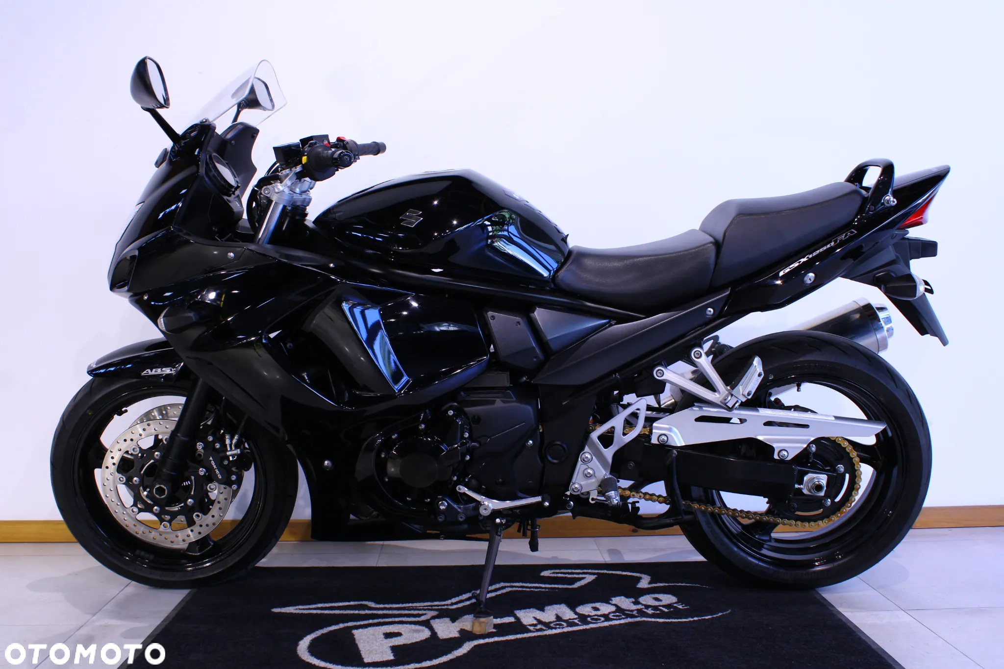 Suzuki GSX - 2