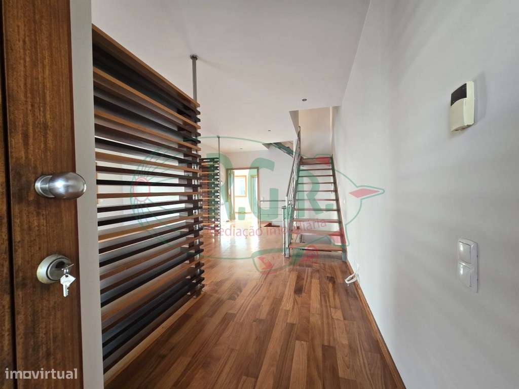 Moradia T4 | 3 Frentes | Sótão | Entrada IC29/A43 - Grande imagem: 3/51