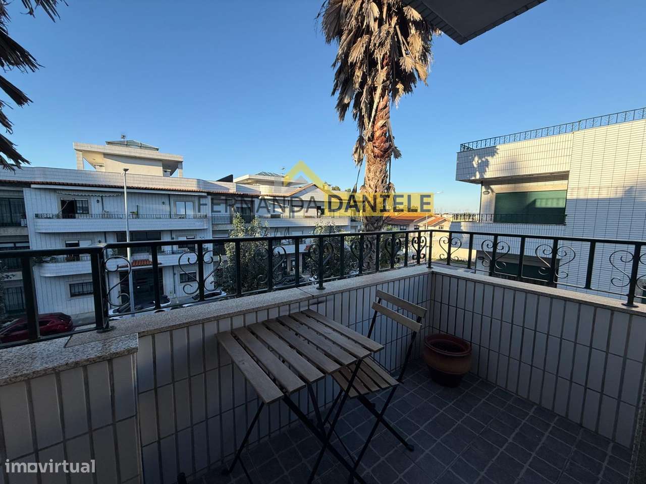 Oportunidade p/ investimento - Apartamento T2 com varanda em Fiães --20