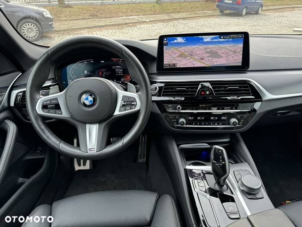 BMW Seria 5 530i GPF xDrive M Sport sport - 7