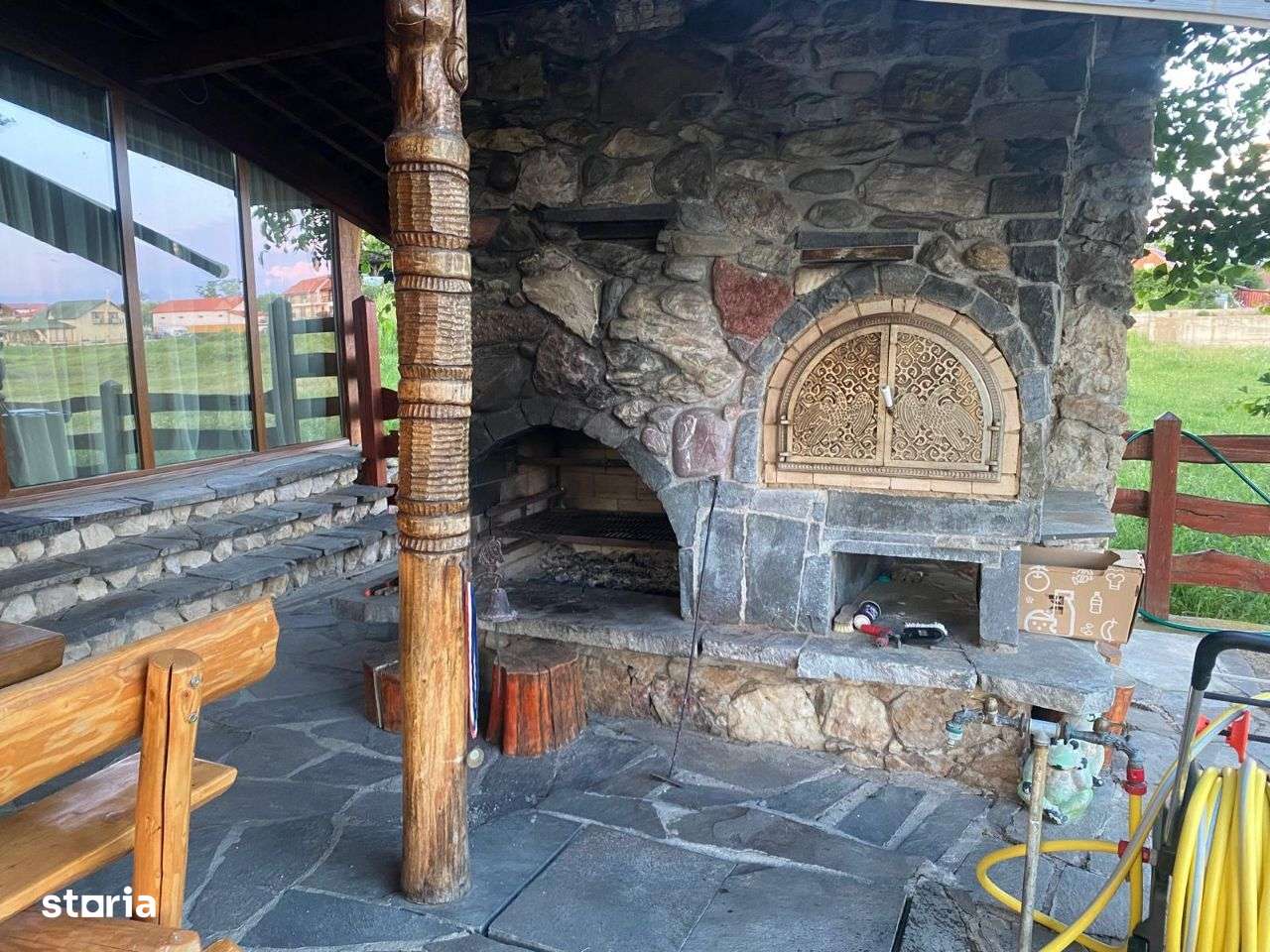 Vilă in Viile Satu Mare -Oportunitate de Business, Confort și Liniște - Imagine principală: 4/10