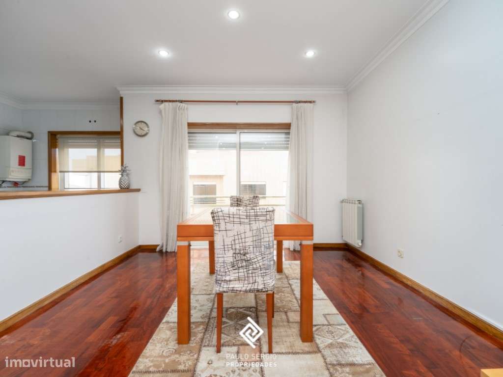 Arrenda-se T3 com varandas, arrumos e garagem no coração de Espinho. - Grande imagem: 4/17