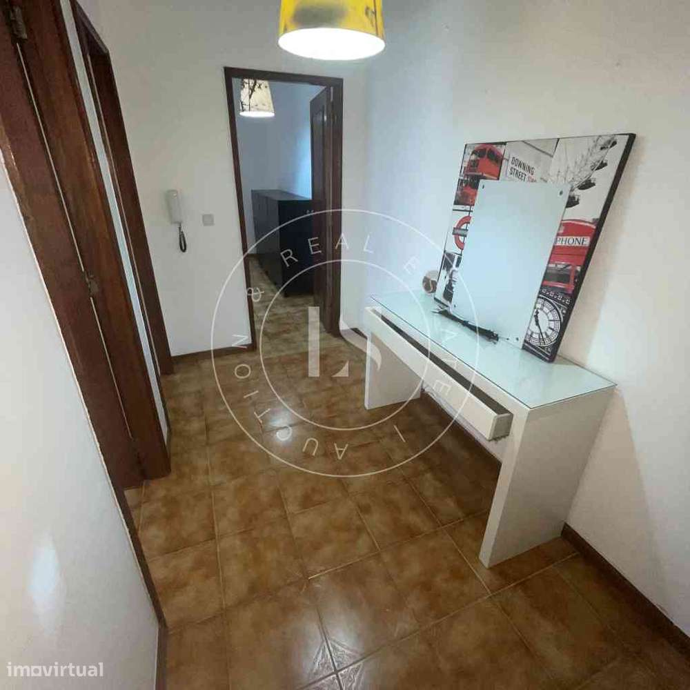 Apartamento T2 com Garagem e Arrumos | Urb. dos Altos | Cidade da Maia-15