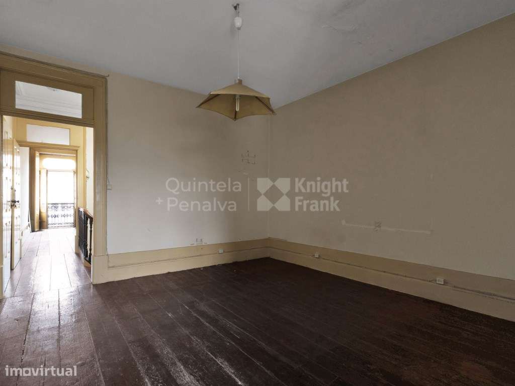 Prédio T8 devoluto com PIP aprovado na Baixa do Porto - Grande imagem: 4/24