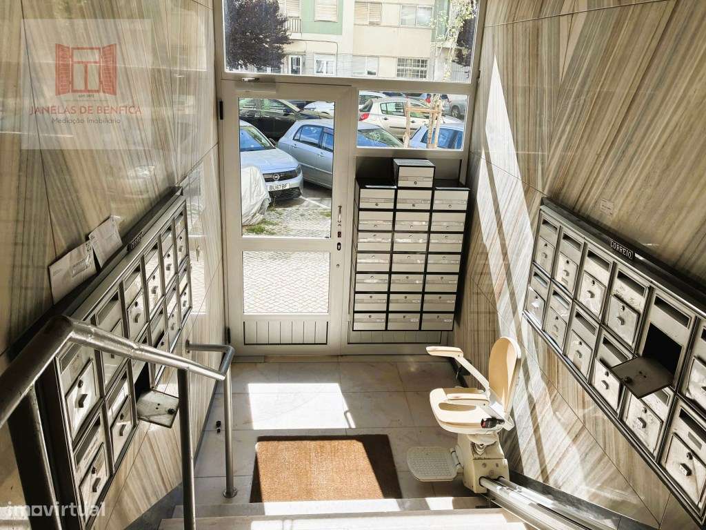 Rua Doutor João de Barros
T2 c/ Arrecadação de 27m2-23