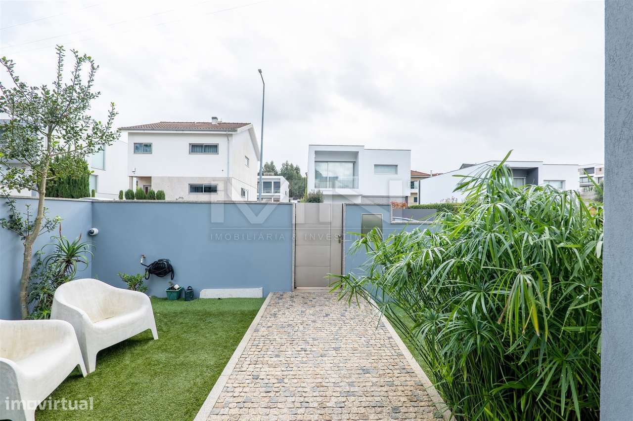 Moradia T3+1 - Exclusividade, Design e Conforto Superior-56