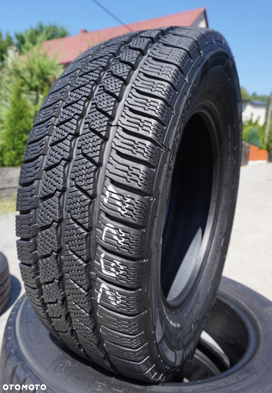 Continental VanContactWinter 215/65R15C 104T Z292 - 2