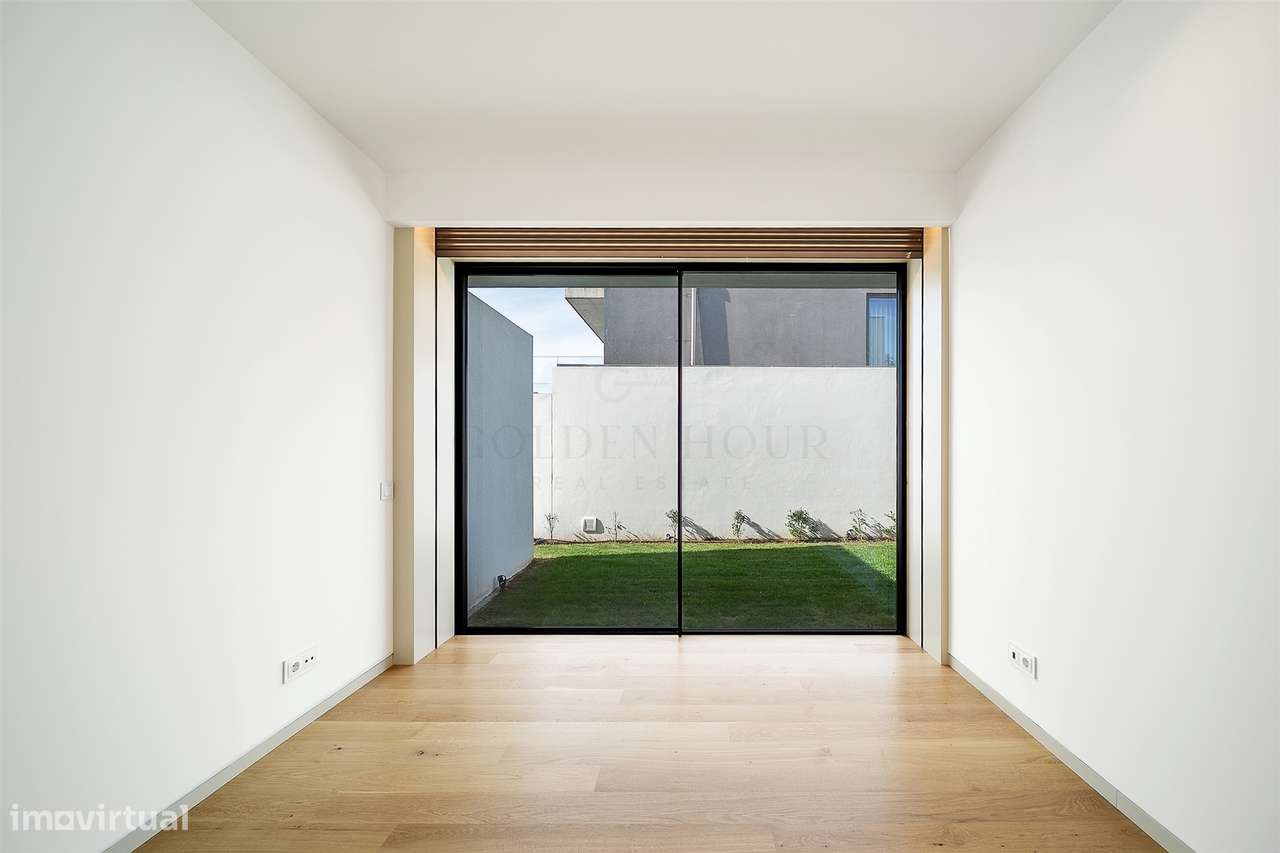 Moradia T4 de Luxo em Canidelo com Vista Mar | Golden Hour Real Estate-47