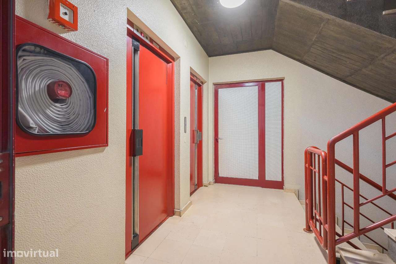 Apartamento T3 Totalmente Renovado em Gueifães – Excelente...-27