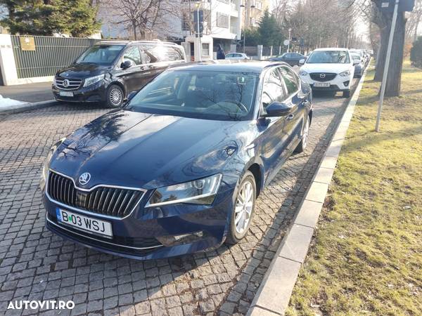 Skoda Superb 2.0 TDI DSG Style - 1