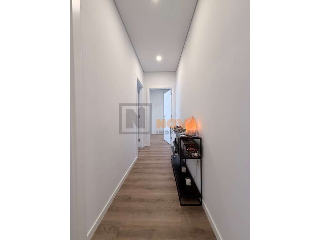T3 Último Piso em Famões | 165 m² | Domótica | Classe A | 2 Lugares...-16