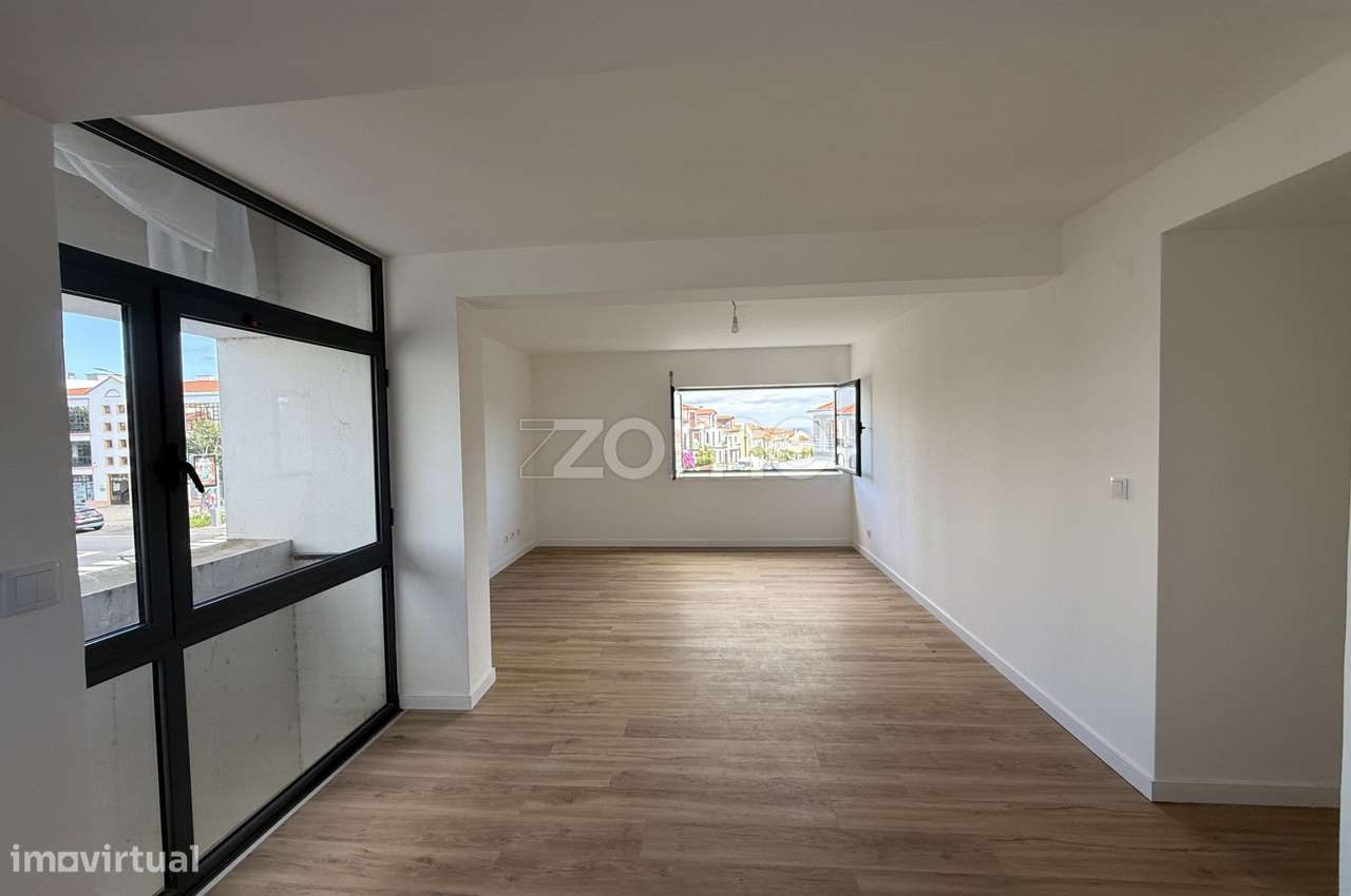 Apartamento T2 renovado no Paim.-20