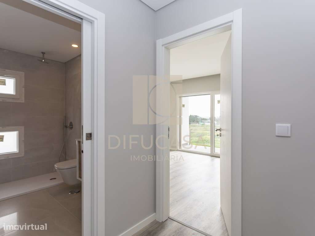 R235 - Moradia T4 Pronta Habitar Centro de Fernão Ferro-25