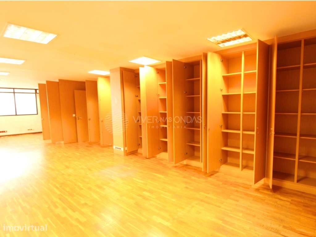 Espaço Comercial / Escritório para Venda | Centro do Porto - Grande imagem: 4/10