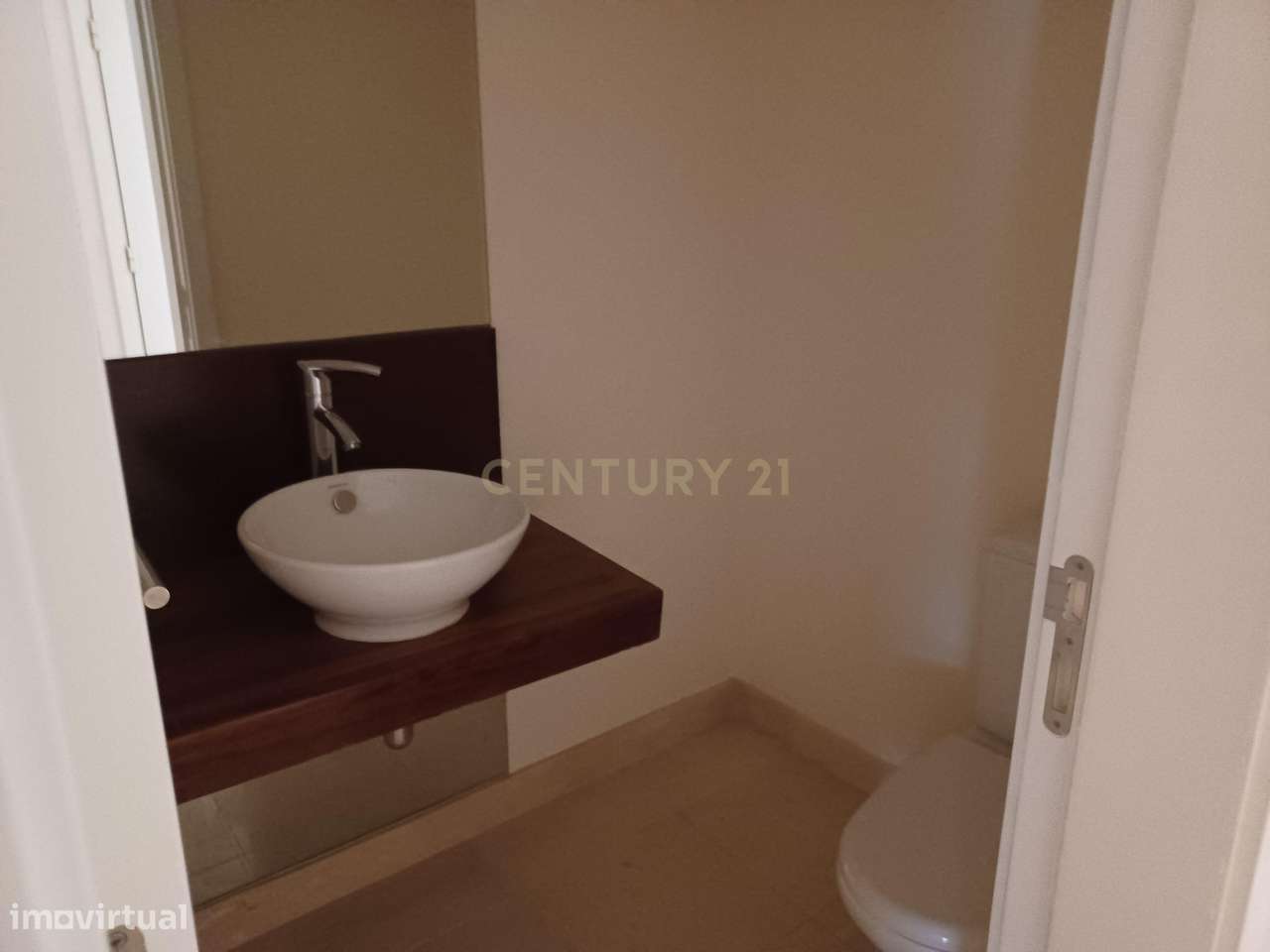 T3 com varanda, 2 lugares de estacionamento e vista desafogada em Mira - Grande imagem: 4/28