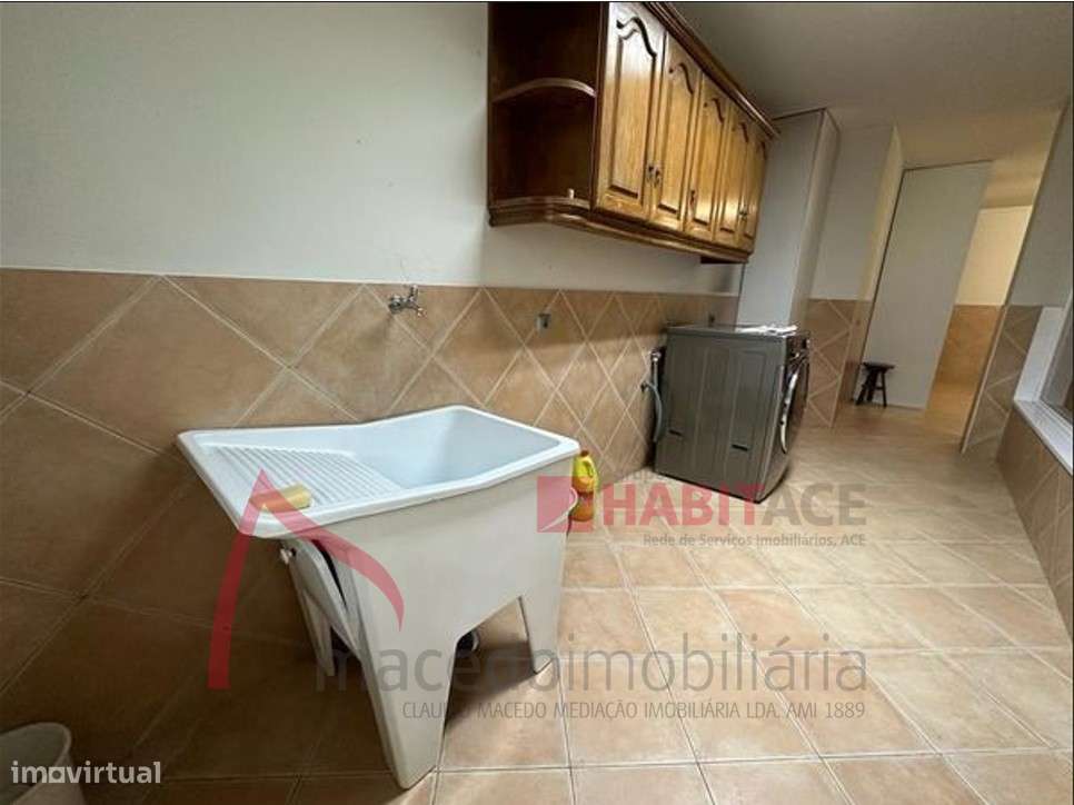 Moradia Individual T3 com piscina em Lomar-26