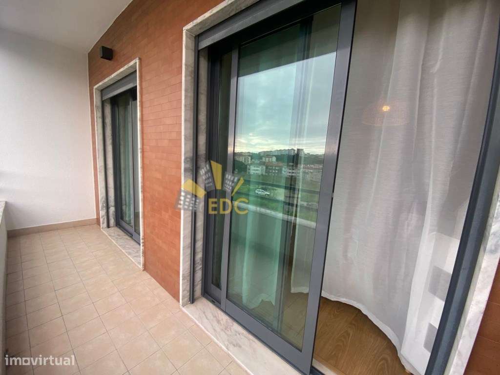 Apartamento Duplex T2+1 com Parqueamento, Arrecadação e Varanda | E...-10