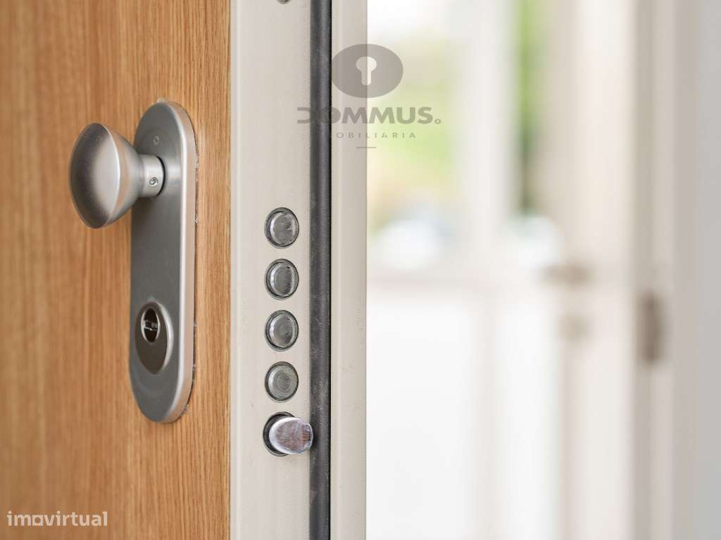 Apartamento T3 totalmente remodelado na Amadora-24