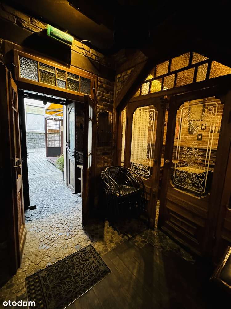 Funkcjonujący pub w centrum,ogródek piwny/lokal z najemcą-4