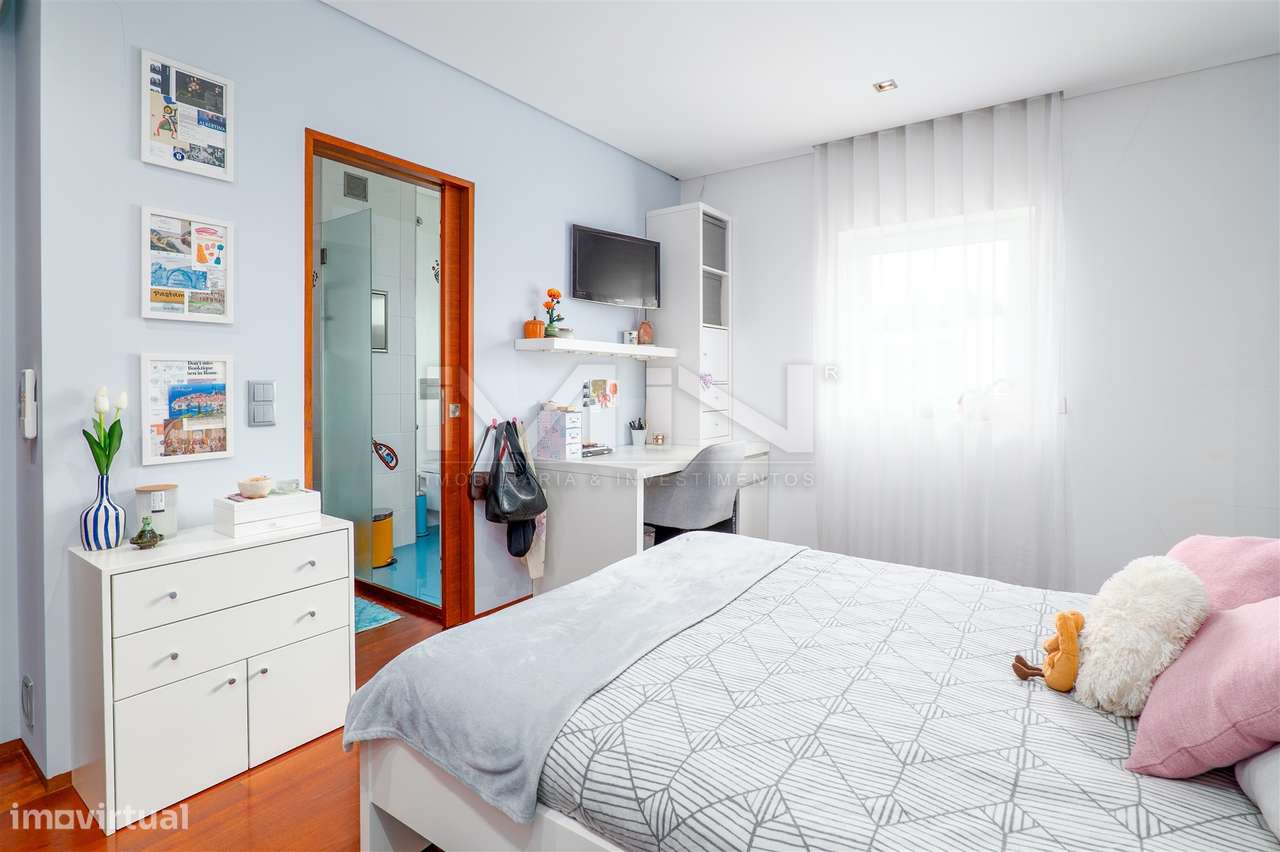 Moradia T3+1 - Exclusividade, Design e Conforto Superior-31