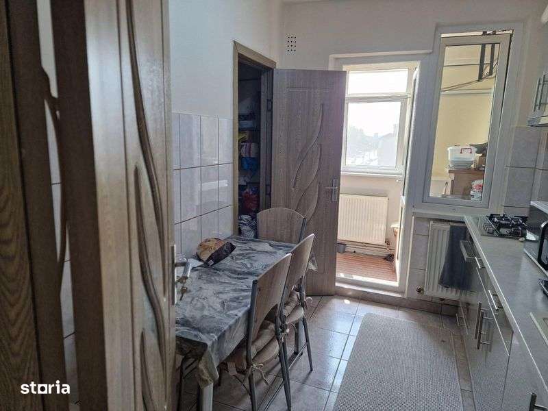 Vânt apartament 3 camere 72 mp etaj 4/9 - Imagine principală: 4/8