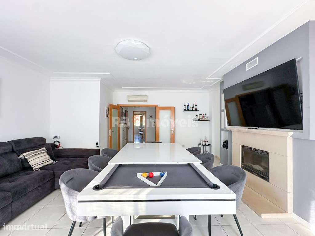 Apartamento T3 c/ Garagem, Sótão e 2 Varandas - Santarém-18
