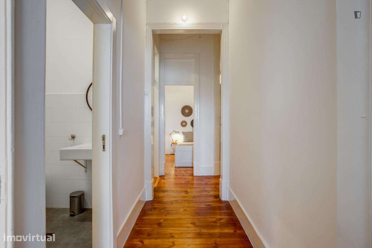 Quarto - localizado em Santos Lisbon - Grande imagem: 5/8