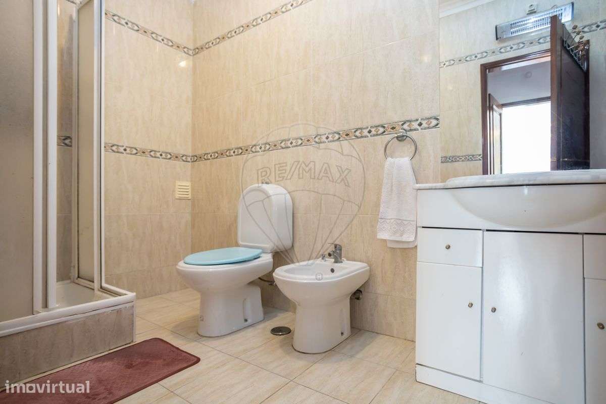 Moradia T4 em Quinta do Anjo-33