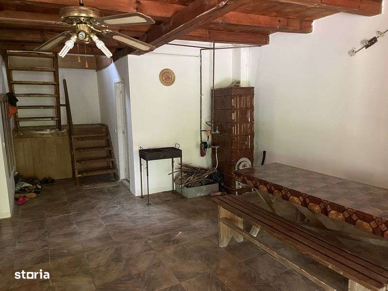Vand casa in Sat de vacanta Groseni - Imagine principală: 4/8