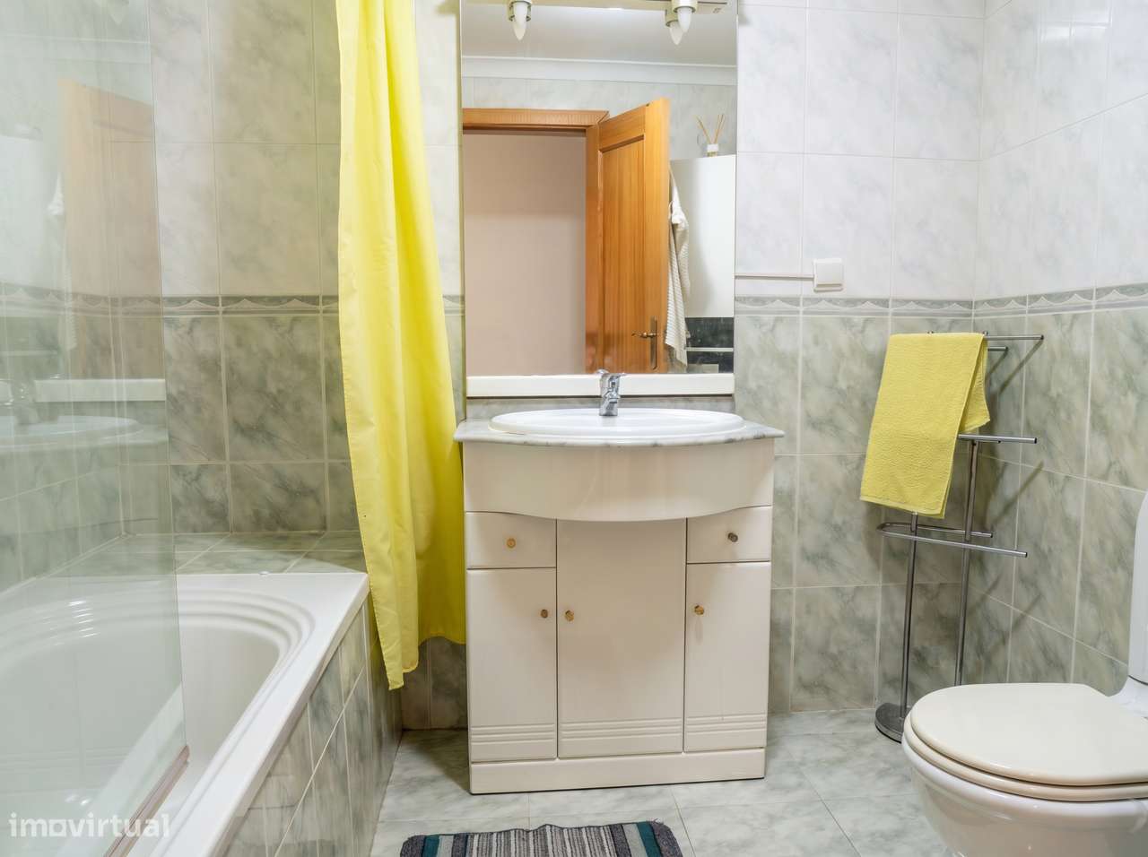 T3 com varanda, garagem, localização privilegiada e 128 m²!-16