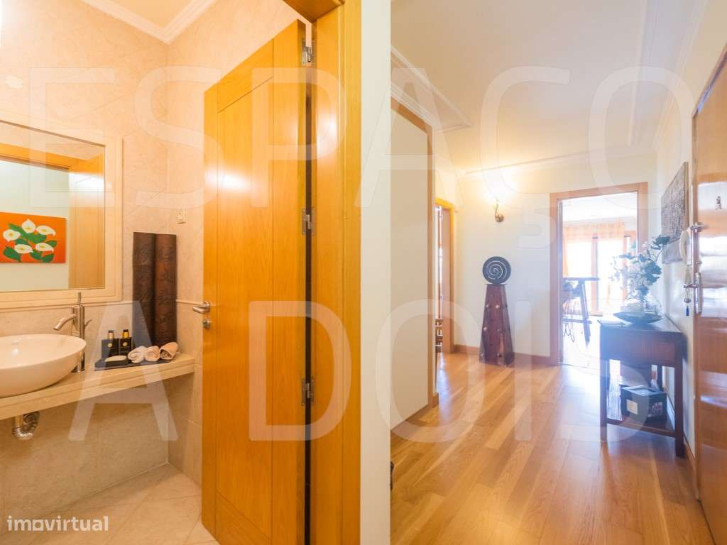 DESLUMBRANTE! Condomínio Privado com porteiro residente, vigilância...-50