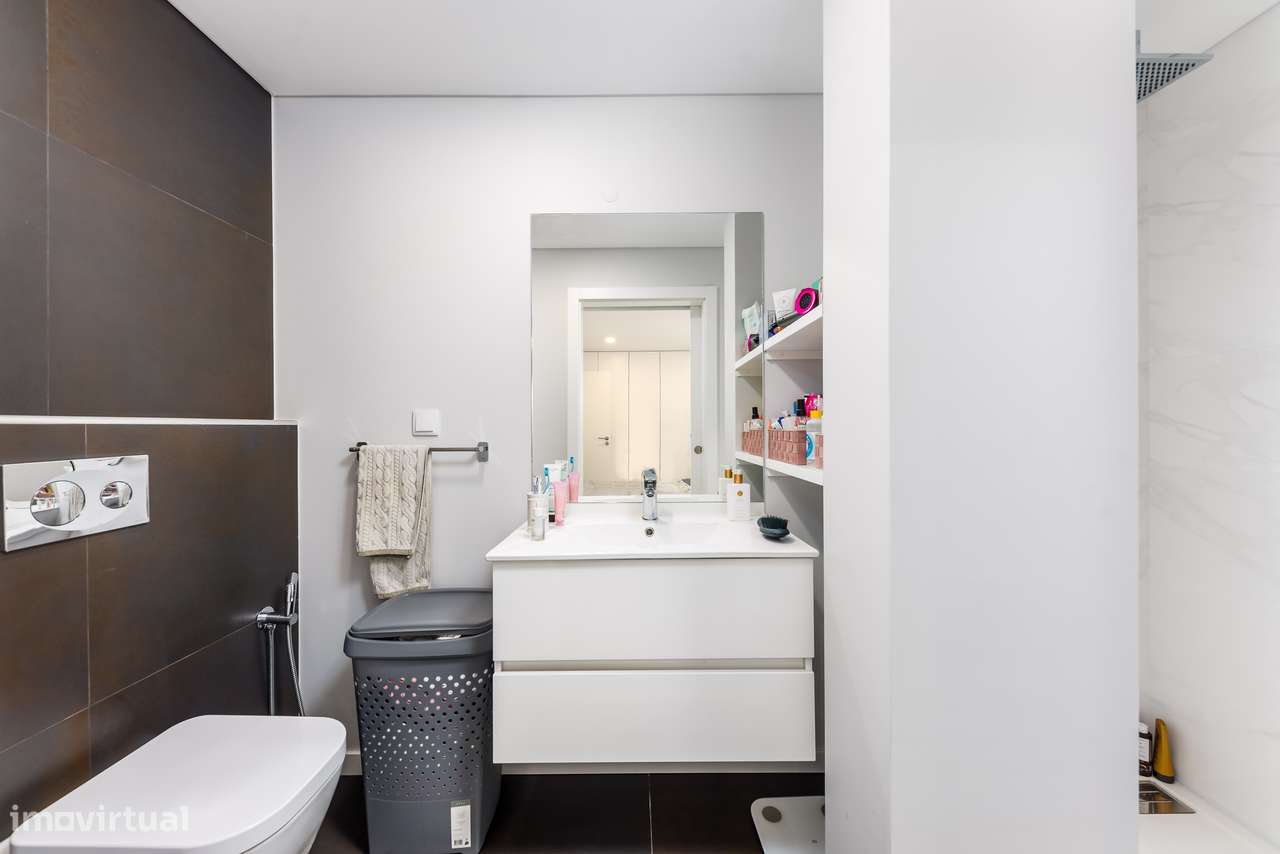 T2 Casal de Cambra | Seminovo | Garagem e Varanda-12