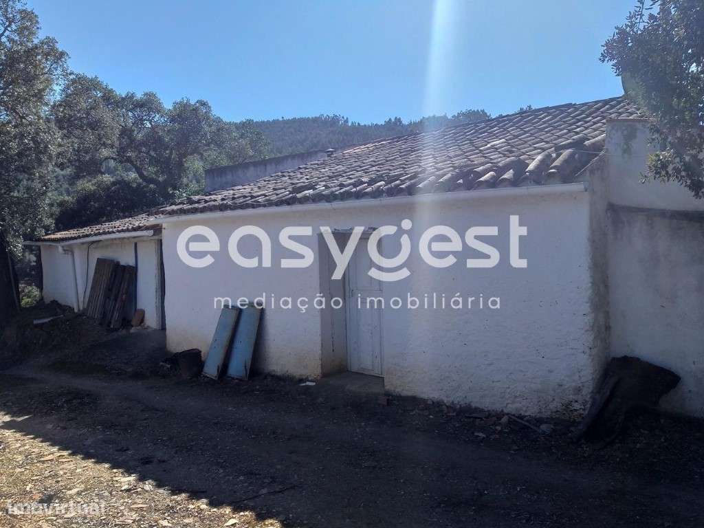 Quinta com casa térrea para habitação e comércio em Monchique - Grande imagem: 3/22