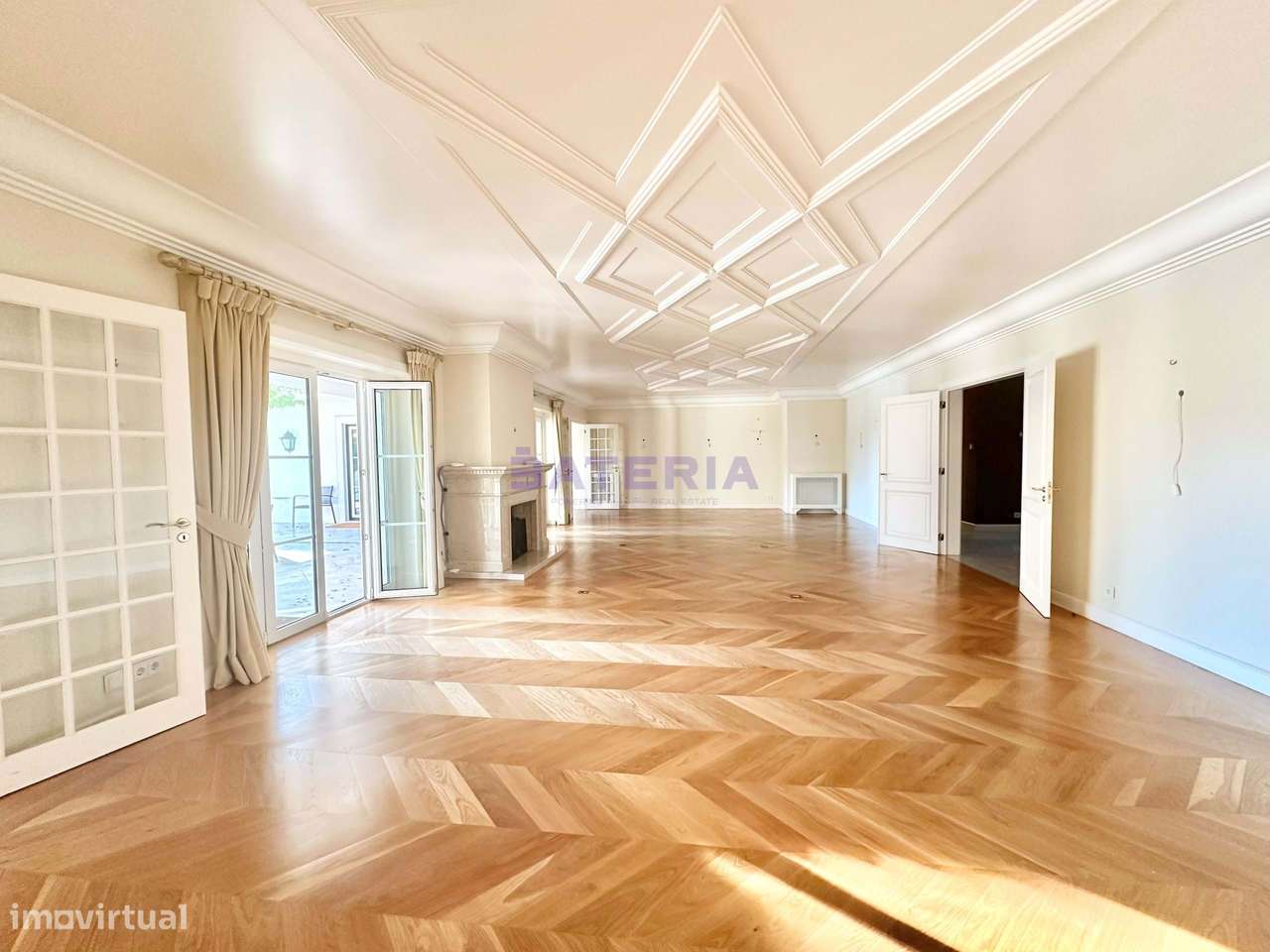 Classic Villa in Quinta Patiño - Grande imagem: 5/50