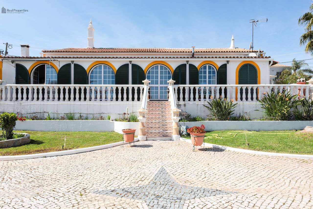 Encanto Algarvio – Moradia Térrea Isolada com Piscina e Jardim-2