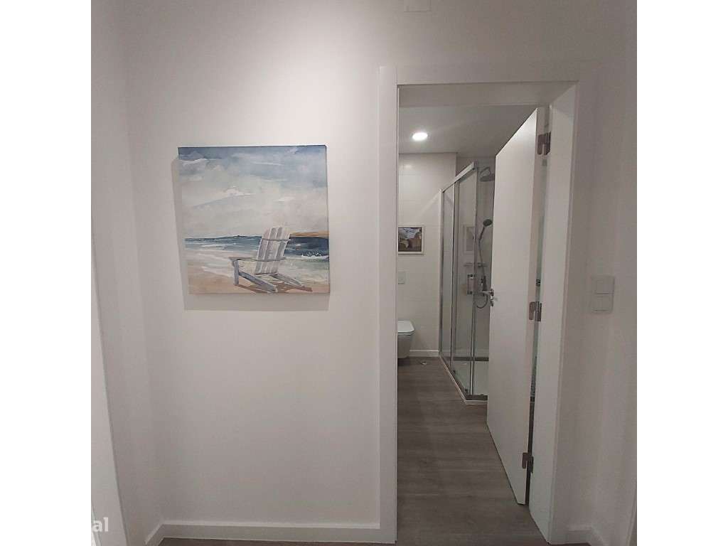 T2 remodelado em condomínio com piscina e campo de ténis-25