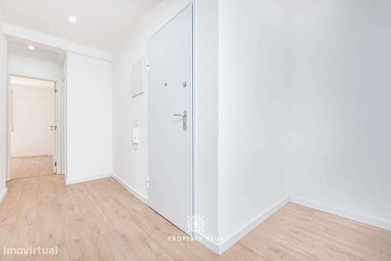 Apartamento T3 em fase de remodelação em Queluz-21