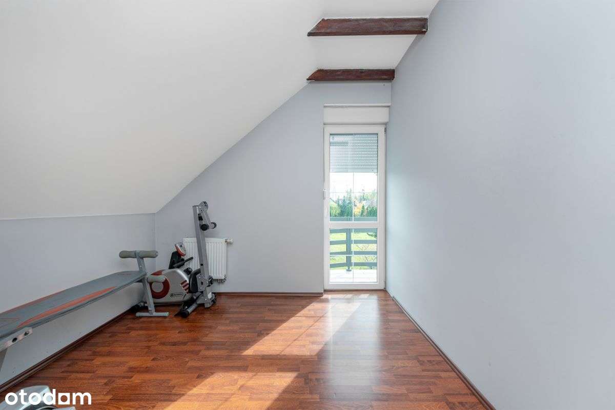 Dom wolnostojący na działce 1400m pośród zieleni-13